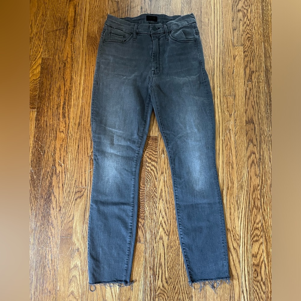 Mother High waisted looker ankle fray sz 26